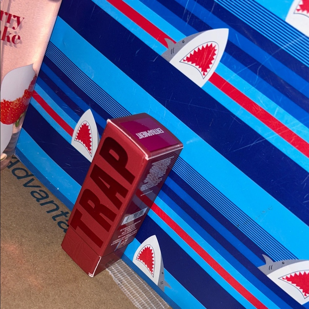 Velvet Entrapment Jeffree star new in the box